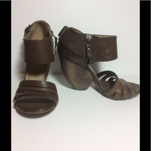 NWOT ELISANERO $595 Brown Leather Wedge Sandal 6
